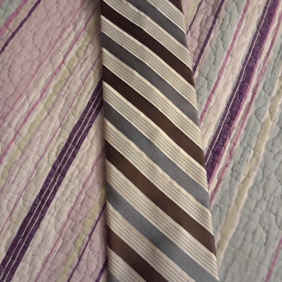 Calvin Klein 100% silk silver and brown tie - Picture 6 of 12